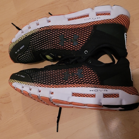 UNDER ARMOUR SHOES - Picture 2 of 5